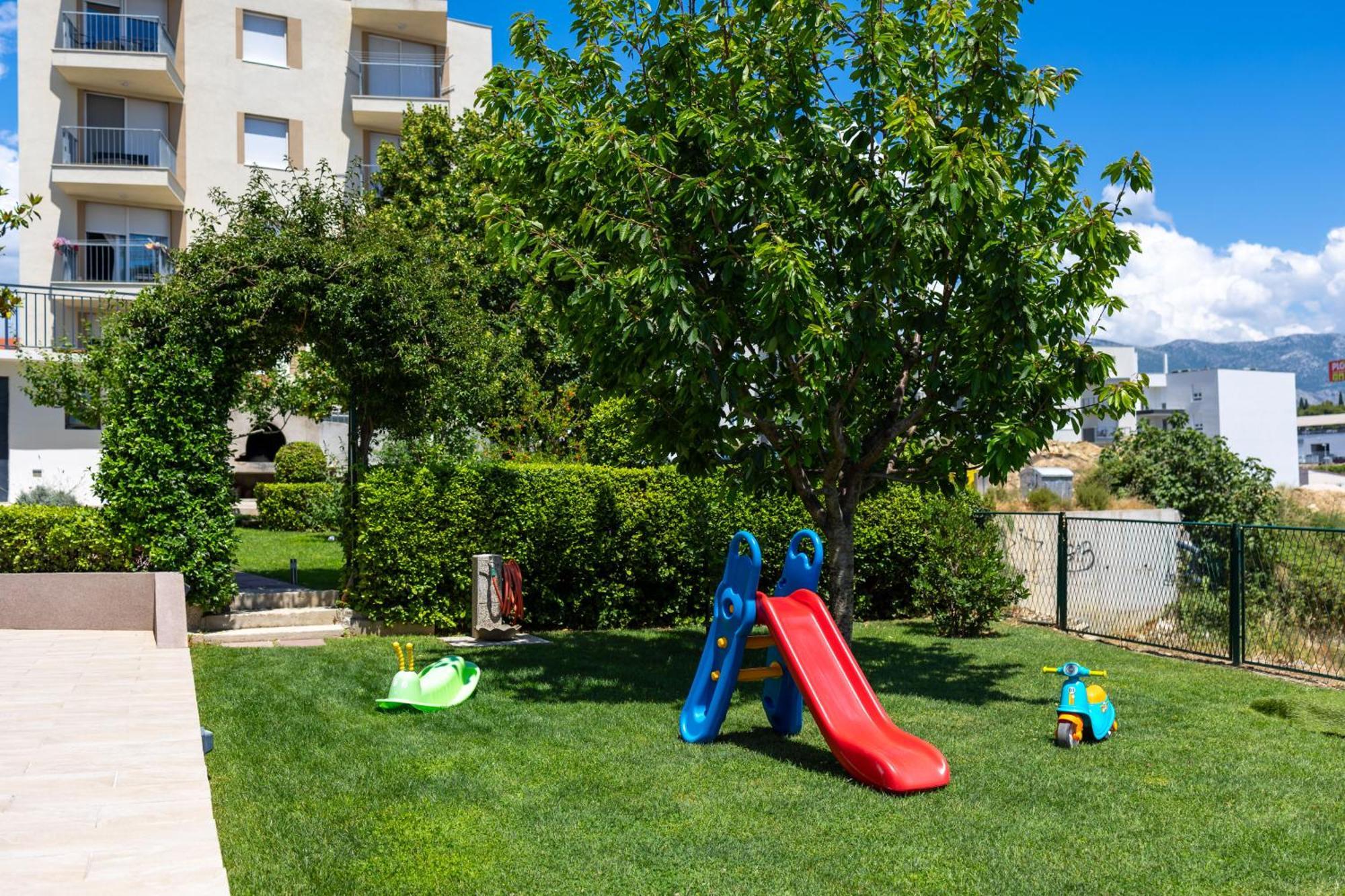 Sunny Garden A2 Apartment Split Exterior photo